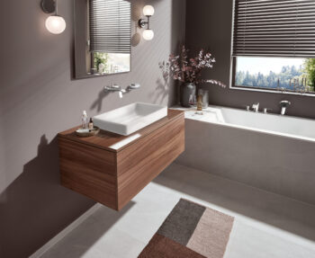 Hansgrohe Vivenis 4-Hole Roman Tub Set Trim with 1.75 GPM Handshower in Chrome - Image 2
