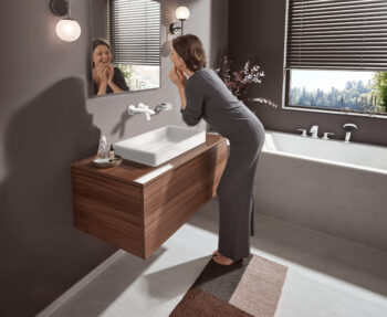 Hansgrohe Vivenis 4-Hole Roman Tub Set Trim with 1.75 GPM Handshower in Matte White - Image 2