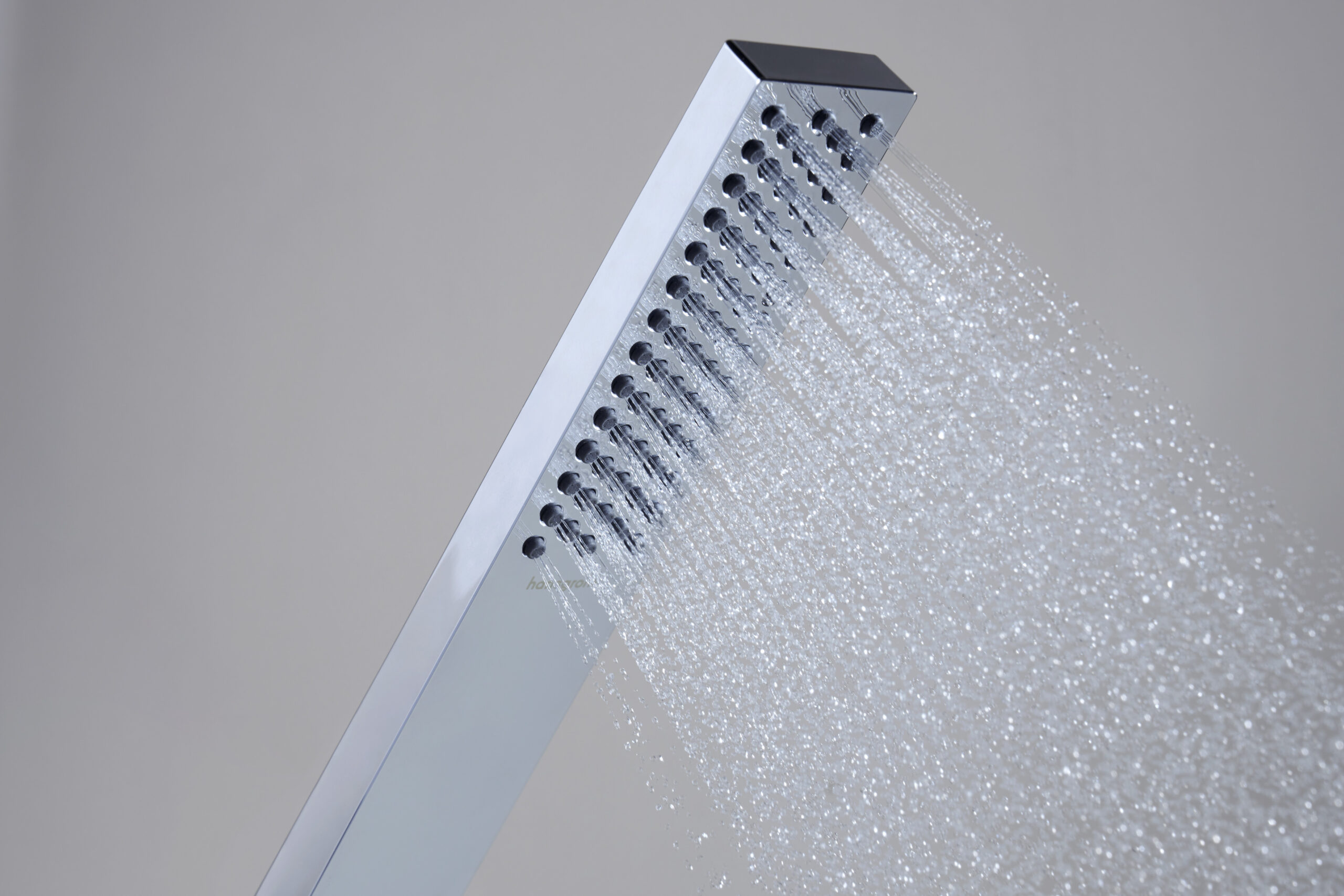 Hansgrohe Pulsify E Baton Handshower 100 1-Jet, 2.5 GPM in Chrome - Image 3