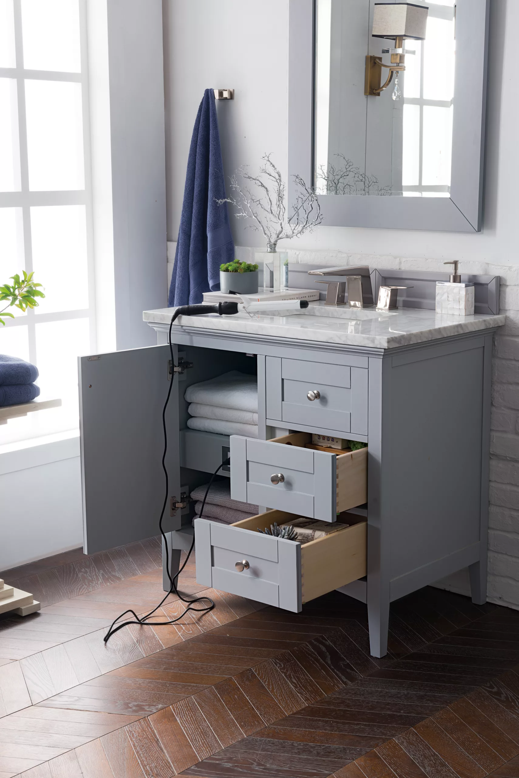Palisades 36" Single Vanity, Silver Gray w/ 3 CM Carrara Marble Top - Image 4