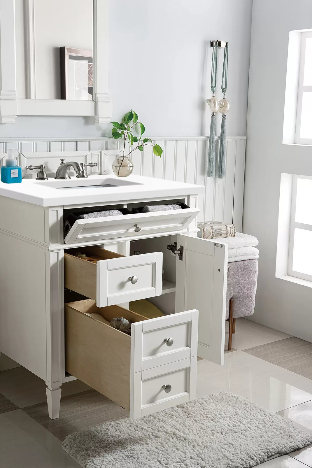 Brittany 30" Single Vanity, Bright White, w/ 3 CM White Zeus Quartz Top - Image 4