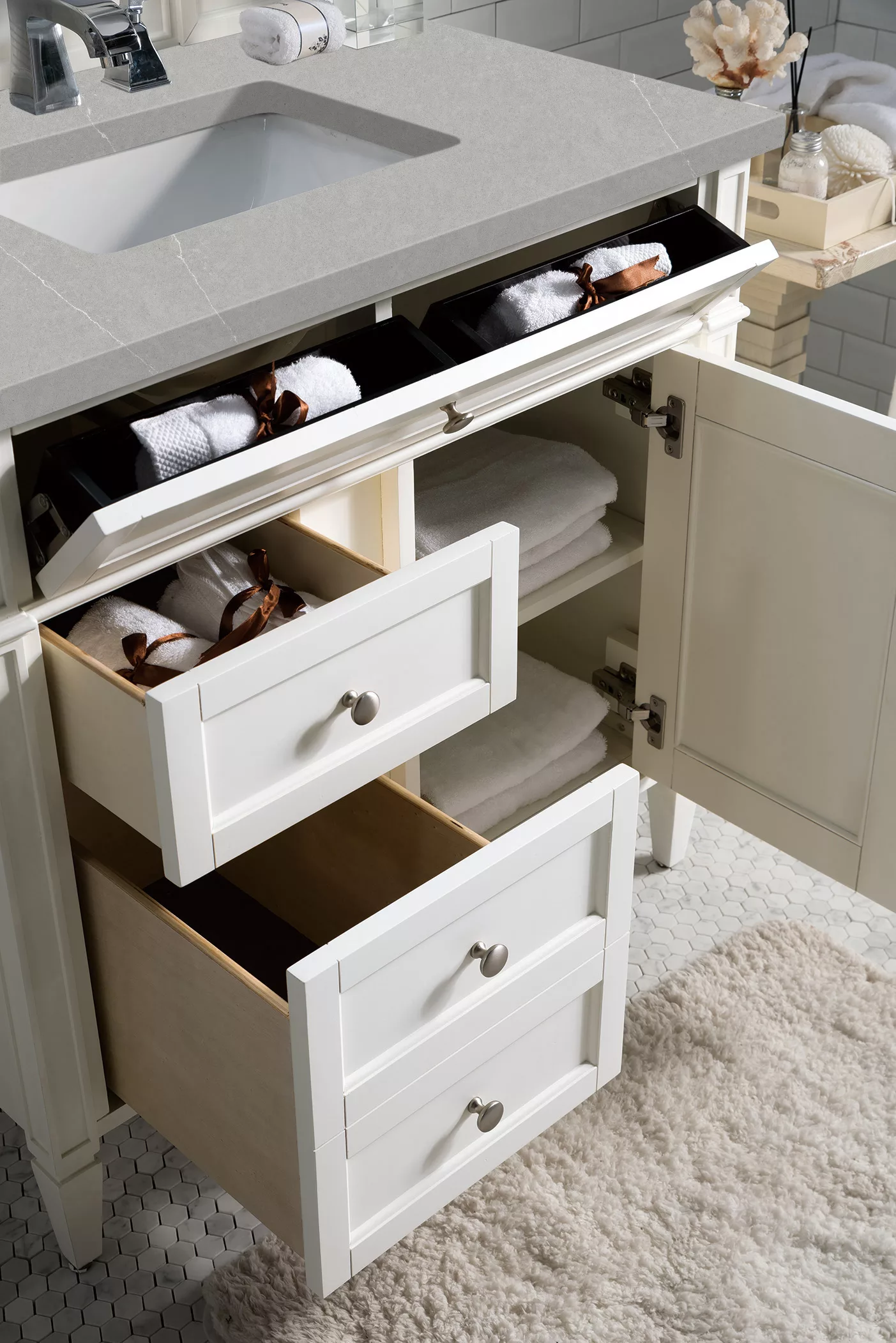 Brittany 36" Single Vanity, Bright White w/ 3 CM Eternal Serena Quartz Top - Image 4