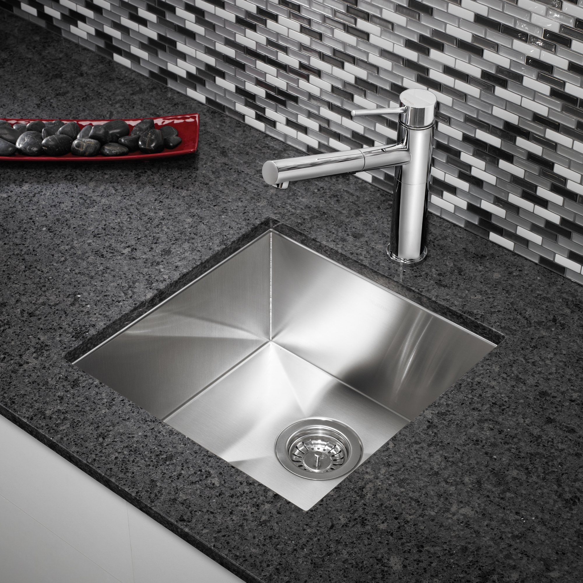 Blanco Quatrus R0 17" Stainless Steel Undermount Bar Sink - Image 3