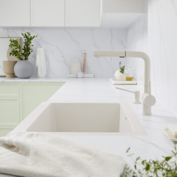 Blanco Linus Low Arc Pull-Out Dual-Spray Kitchen Faucet 1.5 GPM - Soft White - Image 4